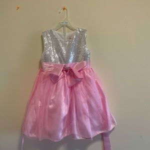 Gorgeous special occasion / partywear dress